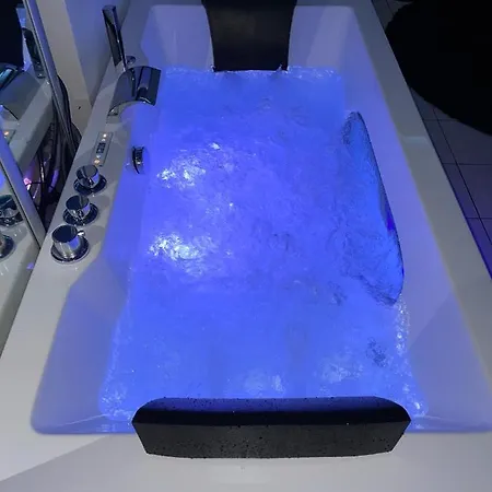 Appartement Romantique Avec Jacuzzi A Evry Lägenhet
