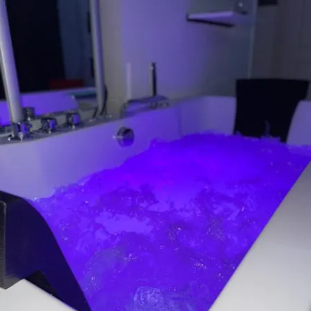 Appartement Romantique Avec Jacuzzi A Evry *