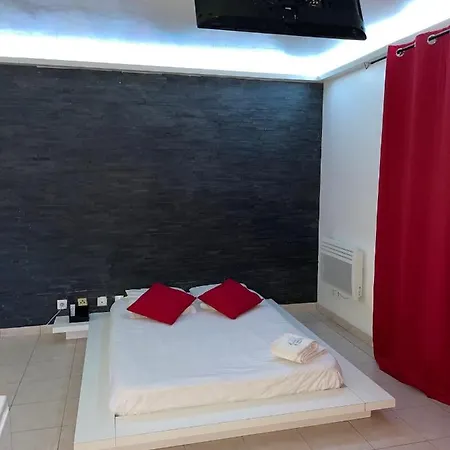 Lägenhet Appartement Romantique Avec Jacuzzi A Evry *