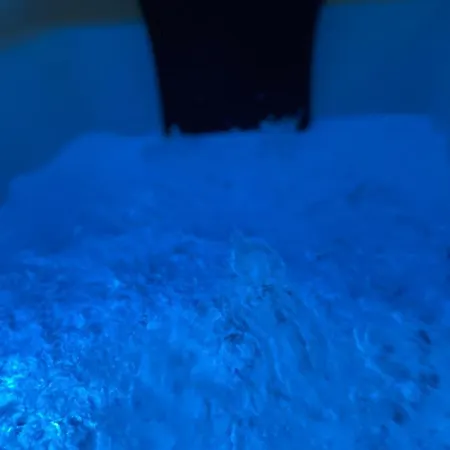 Appartement Romantique Avec Jacuzzi A Evry Lägenhet